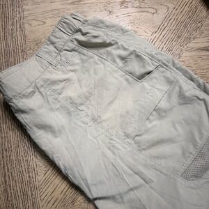 Columbia UPF 30+ Cargo Shorts Womens XL Beige Lightweight Outdoor Fishing Hiking